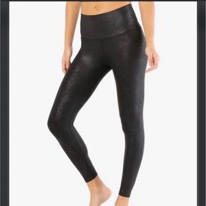 💎BEYOND YOGA Black Yoga Texture Leggings